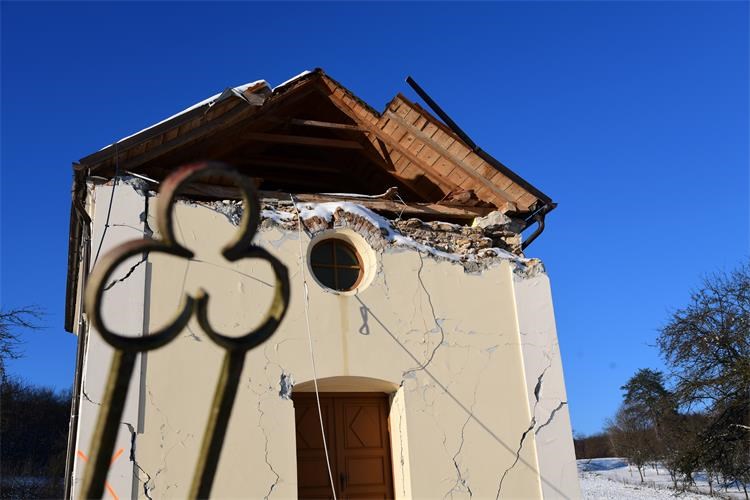 Slika: \Bruno Pintar - Posljedice potresa na sakralnim objektima